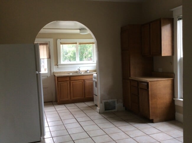 Foto del edificio - 4 Bedroom 2 Bath House