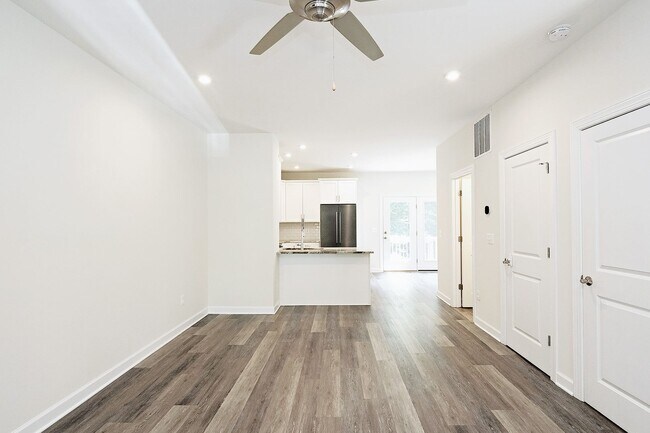 Foto del edificio - Pet-Friendly Fry's Spring Townhome Near 5th St Station