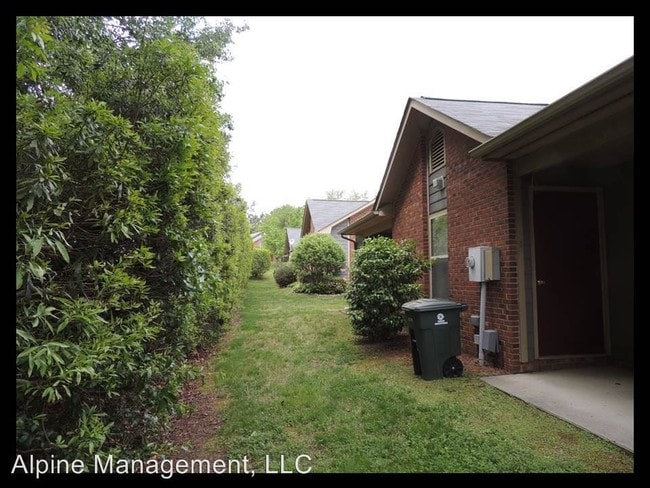 Building Photo - 1103 Pine Forest Trl