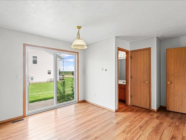 Building Photo - Affordable 3-Bedroom, 1.5-Bath Townhome in...
