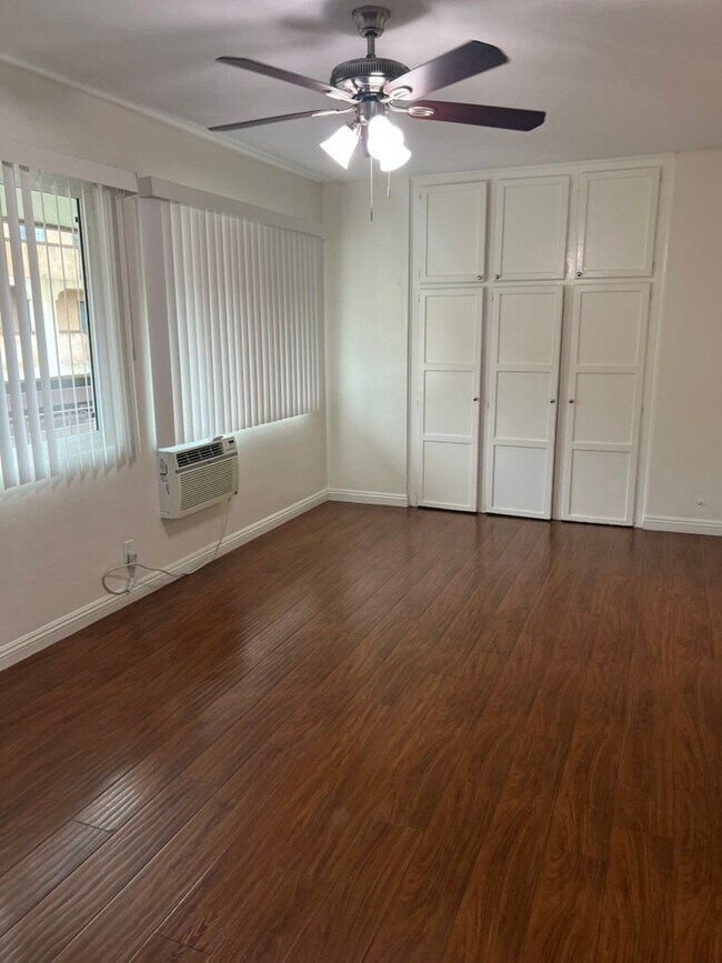 Foto del edificio - 214 W Maple St