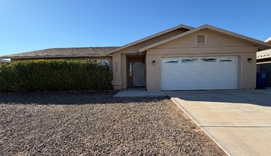 Building Photo - 6105 E 43rd Pl