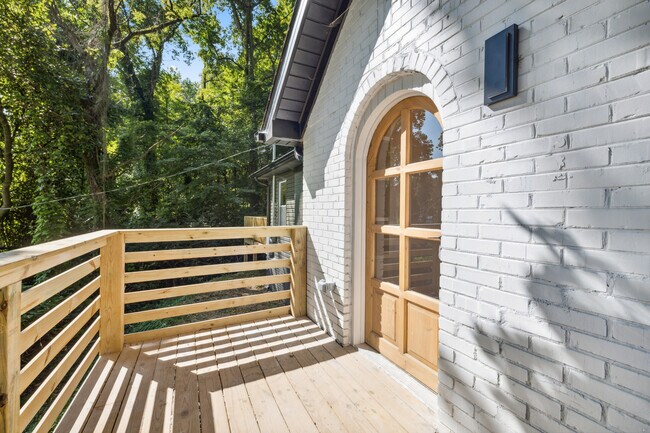 Building Photo - 104 Overbrook Dr