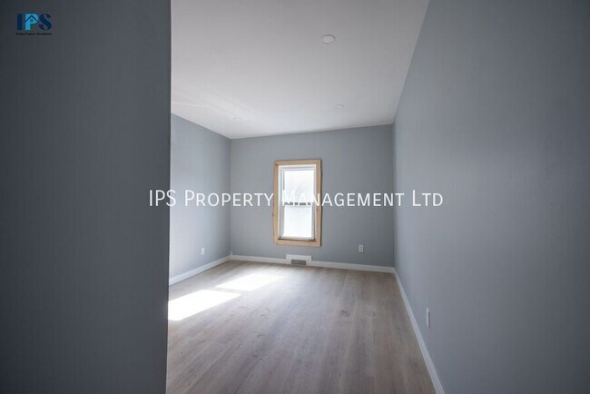 Photo du bâtiment - 2 Bed | 1 Bath - ALL UTILITIES INCLUDED