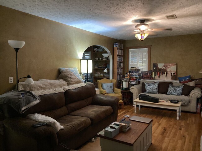Foto del edificio - 251 N Cedarbrook Dr