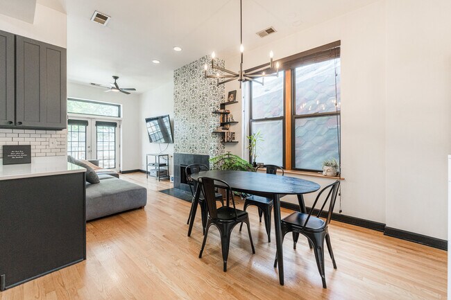 Foto del edificio - 1420 W Erie St