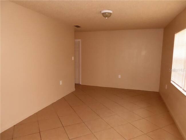 Building Photo - 732 Swiss Dr