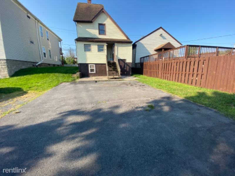 Primary Photo - 4 br, 1.5 bath House - 2118 Whitesboro St