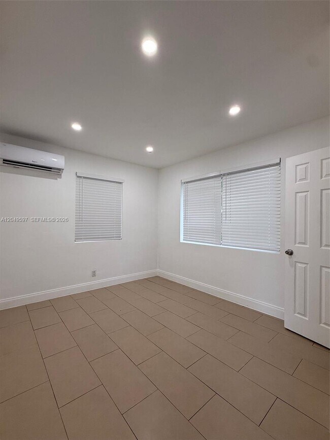 Foto del edificio - 6723 NE Miami Pl