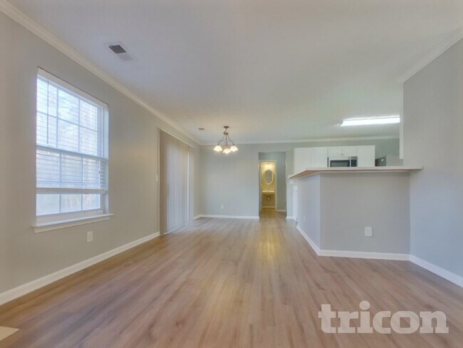 Foto del edificio - 878 Crestworth Crossing