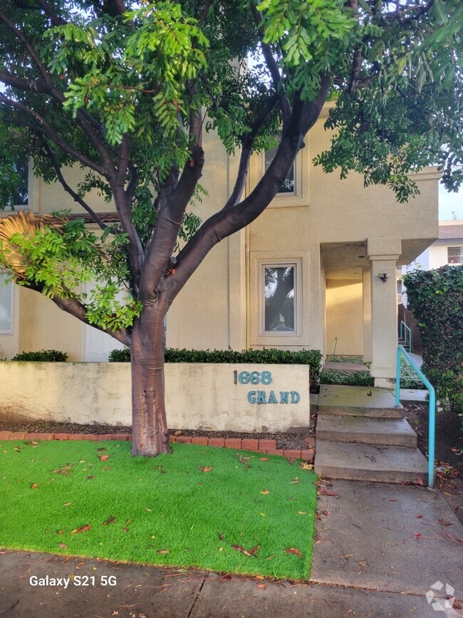 Building Photo - 1668 Grand Ave