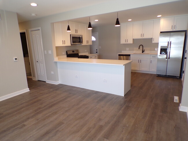 Foto del edificio - 111 W Green Meadows Blvd