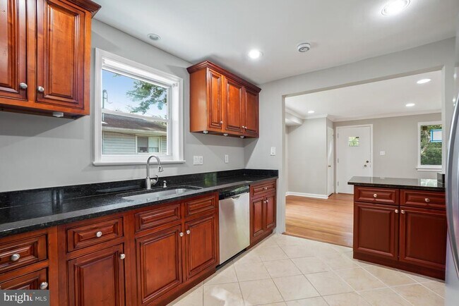 Building Photo - 10705 Lockridge Dr