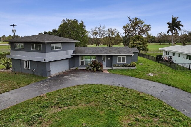 Foto del edificio - 6700 E Tropical Way