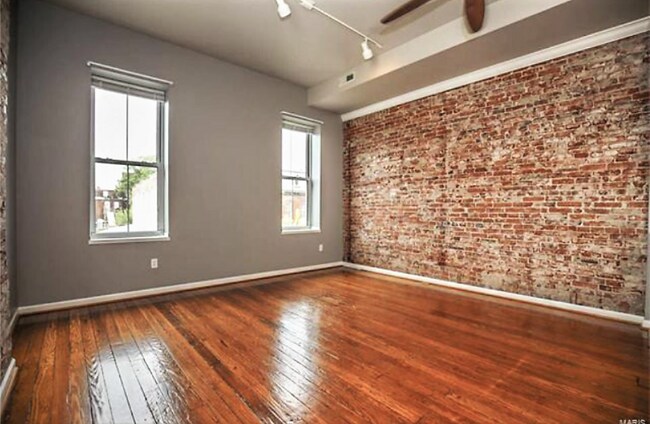 Building Photo - 715 Lami St
