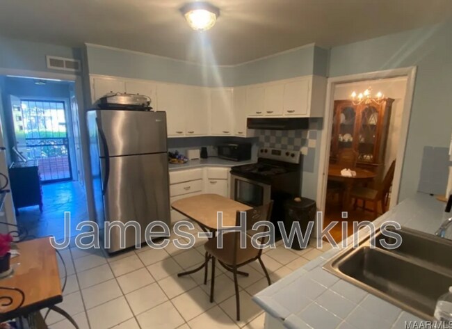 Foto del edificio - 1394 Avalon Ln