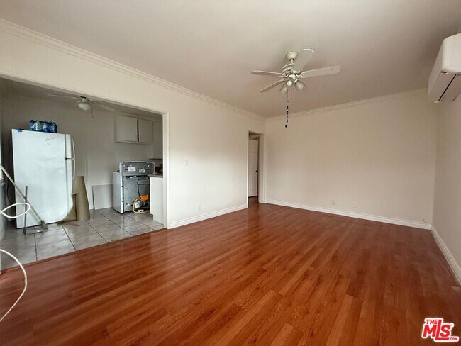 Foto del edificio - 7932 Brimfield Ave