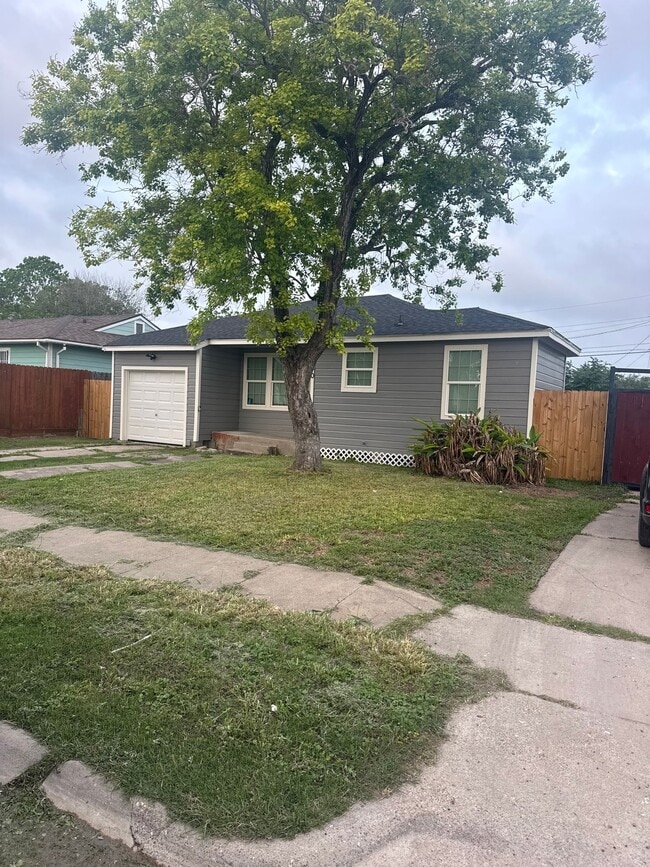 Building Photo - 4730 Ingram Dr