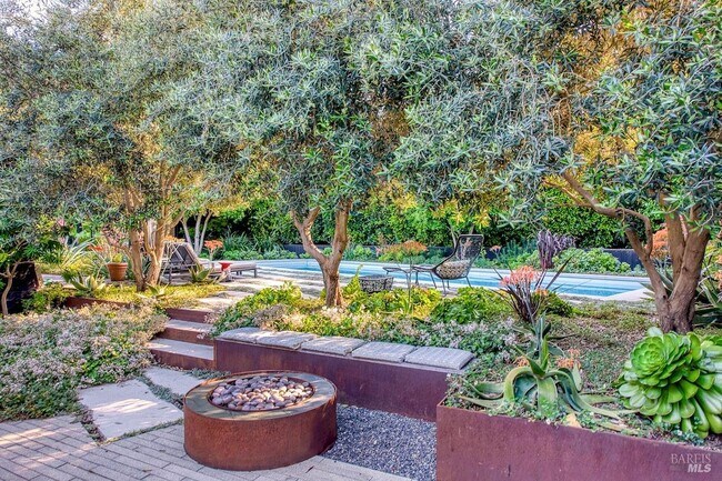 Foto del edificio - 162 Throckmorton Ave