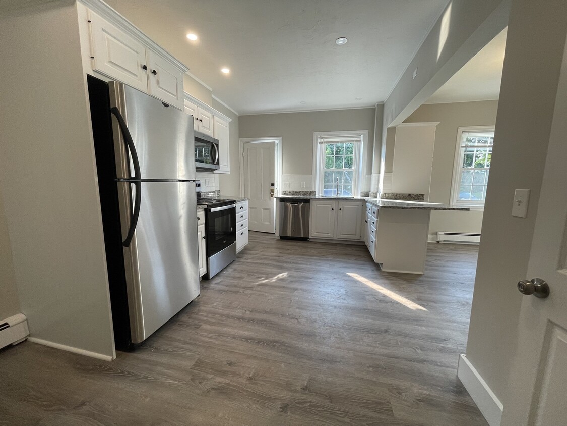 Kitchen - 46 Grove St