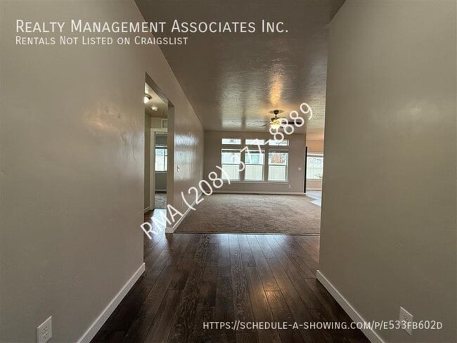 Foto del edificio - 701 E Gannett Dr