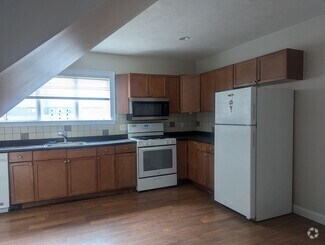 Building Photo - 581 Proctor Ave