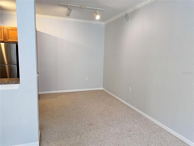 Foto del edificio - 6131 Metrowest Blvd