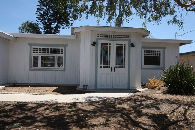 Building Photo - 2843 Grandview St