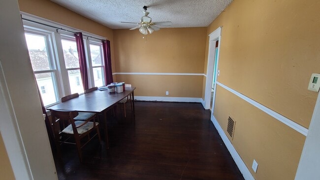 Dinin Room - 439 Goethe St