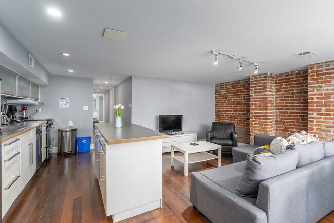 área de estar principal - 1818 Calvert St NW