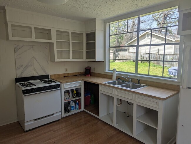 Foto del edificio - 806 Belhaven St