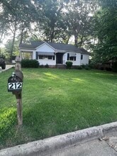 Building Photo - 212 Forestdale Dr