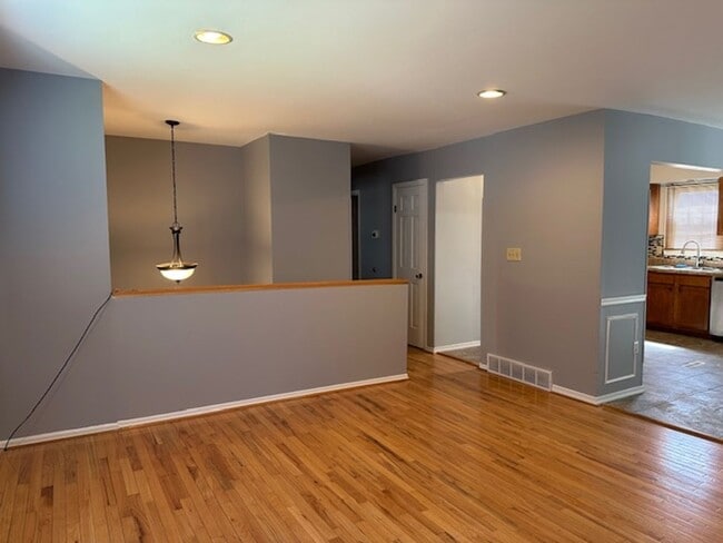 Foto del edificio - 3912 Brookridge Dr