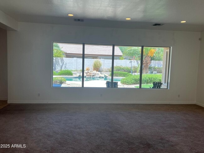 Foto del edificio - 15494 W Meadowbrook Ave