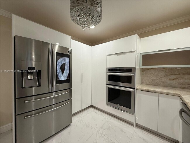 Foto del edificio - 1715 SW 102nd Ct