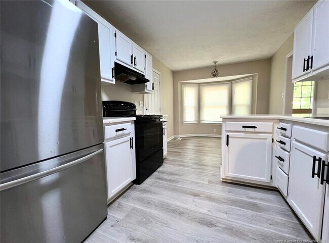 Foto del edificio - 715 Ashburton Dr