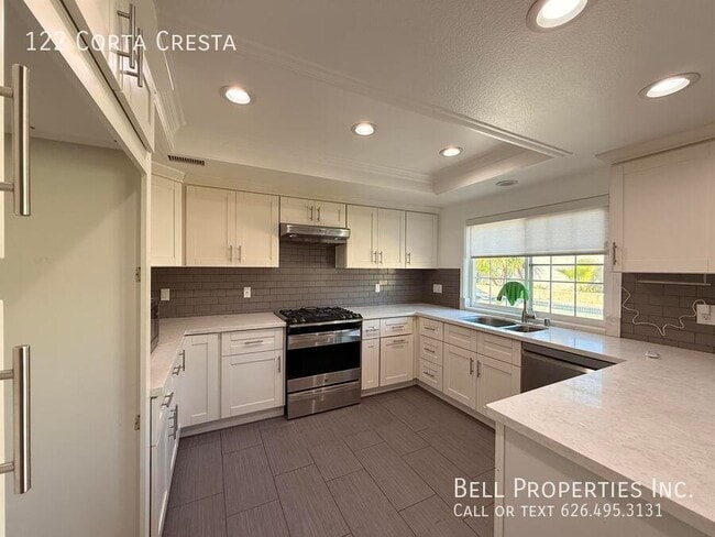 Building Photo - 122 Corta Cresta Dr