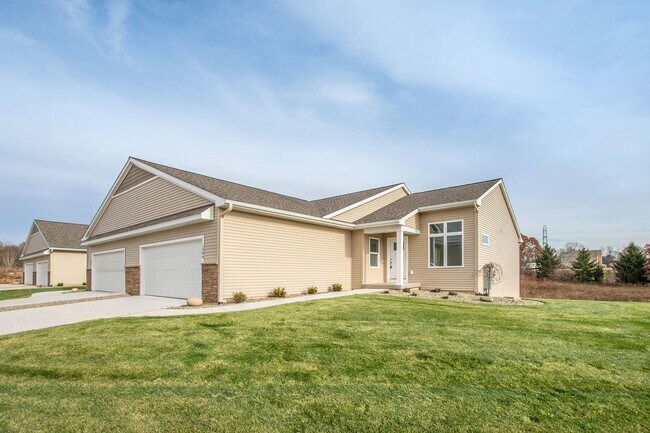 Exterior Photo - 1244 S Village Cir