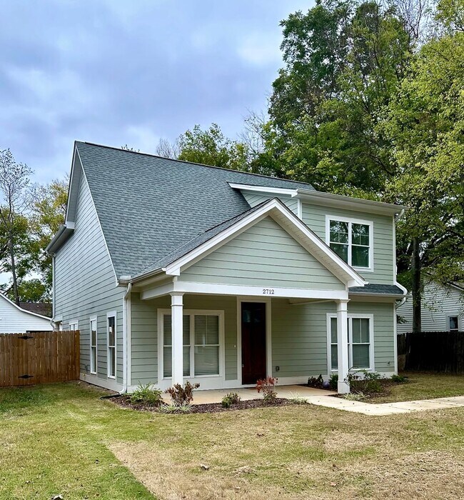 Building Photo - 3 Bedroom House with Privacy Fence