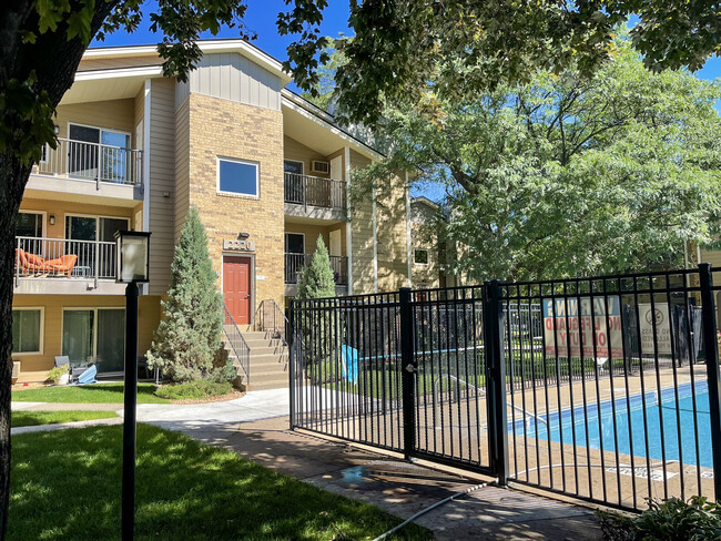 Building Photo - 2220 Ridge Drive #33
