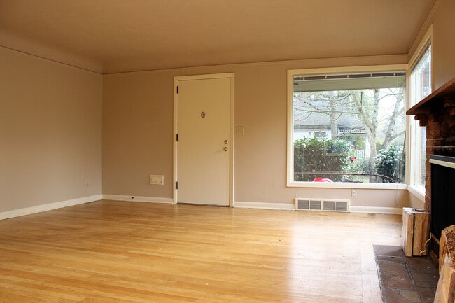 Foto del edificio - 5112/5116 NE 32nd Ave.