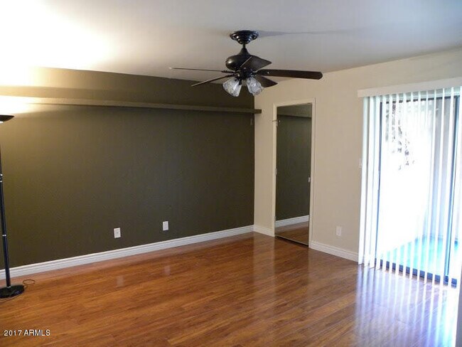 Foto del edificio - 9125 E Purdue Ave