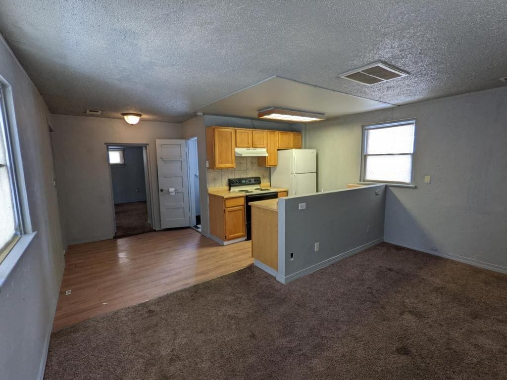 Building Photo - 255 1/2 3rd St Apt B