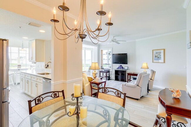 Building Photo - 5799 NE Island Cove Way