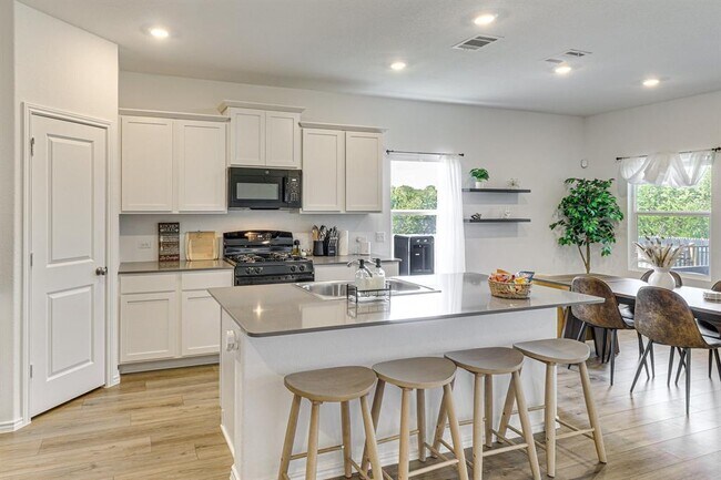 Building Photo - 10701 Steinbeck Dr