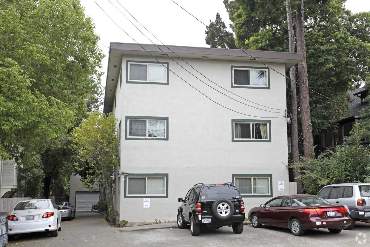 Primary Photo - 2732 Benvenue Ave