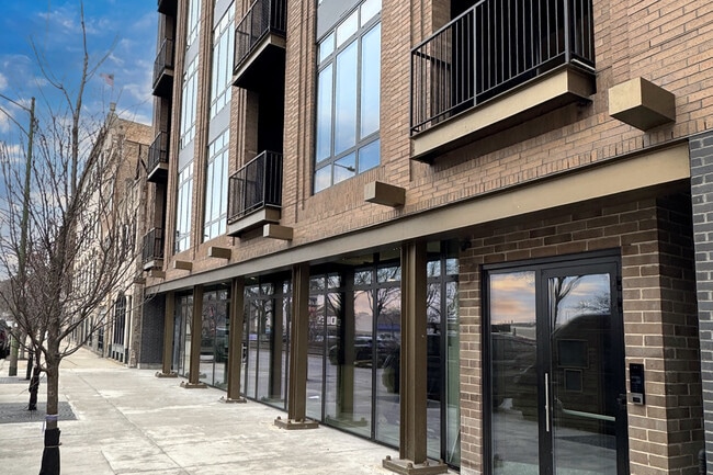 Building Photo - 1257 N Ashland Ave