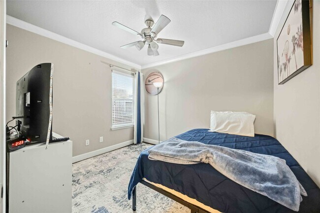 Building Photo - 9903 Garnet Springs Dr