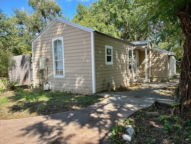Building Photo - 1815 Oklahoma Ave