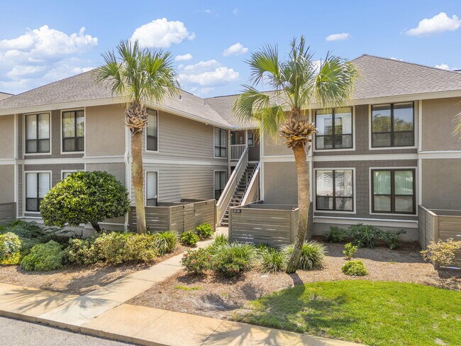 Foto del edificio - 913 Harbour Point Ln